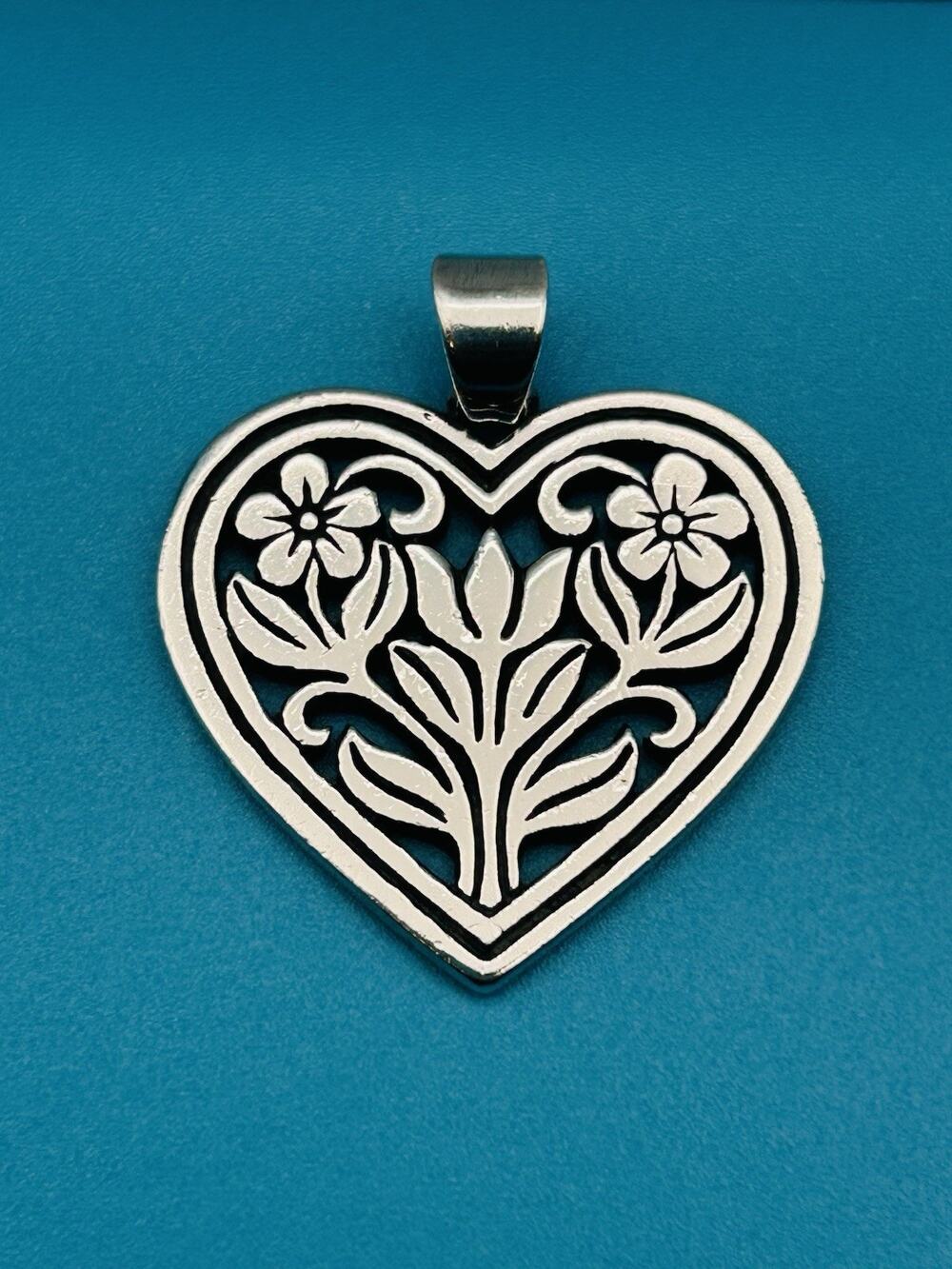 James Avery Retired 925 Sterling Silver Large Flower Heart In Bloom Pendant